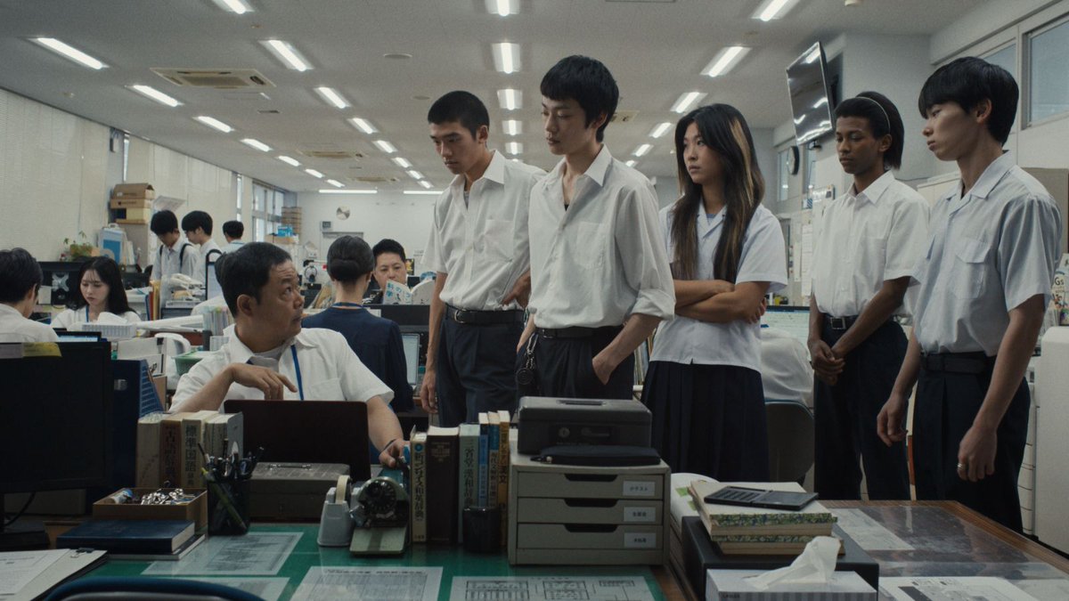 TheNYFF's tweet photo. @asideshowfilm @janusfilms @mubi @mubiusa @films_dulosange @lund_carson @OmnesFilms HAPPYEND (Neo Sora) | U.S. Premiere

Contemporary global anxieties over the gradual sliding into governmental totalitarianism find an original and touching outlet in this resonant drama set sometime in the near future in a Tokyo high school. https://t.co/rC4x6HGmtl