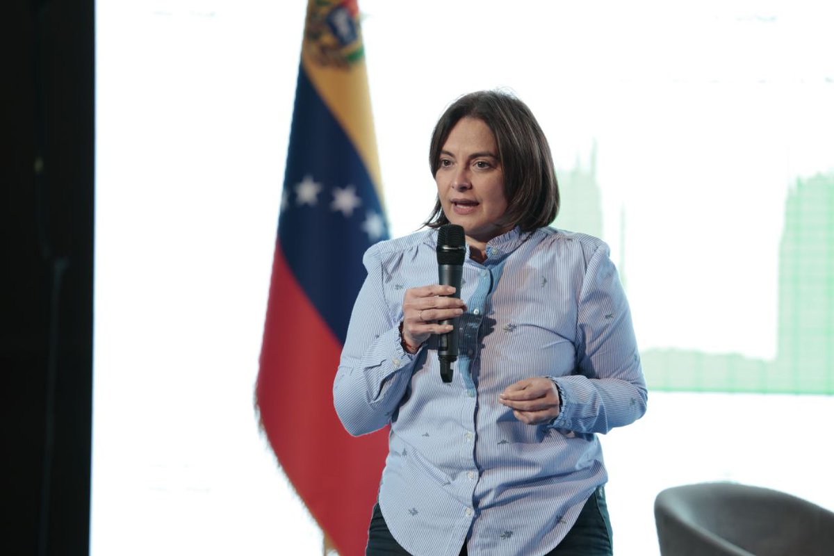 #Ahora | Ministra para Ciencia y Tecnología, Gabriela Jiménez Ramírez: Los ataques son reales, pero el pueblo de Venezuela que está dispuesto y en batalla por la paz también es una certeza para América.

#ChaoWhatsApp