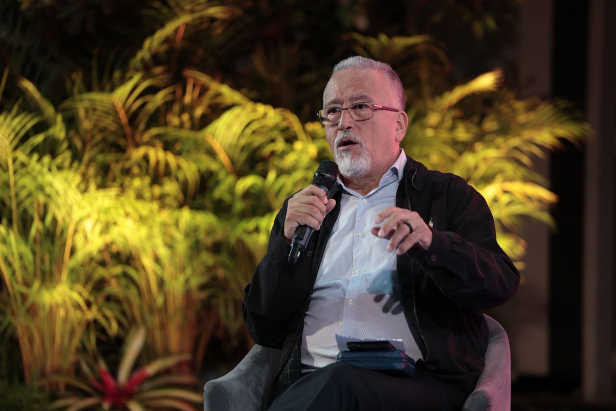 #Ahora | Padre Numa Molina: Jesús lamentó mucho que el pueblo se dividiera. 

#ChaoWhatsApp