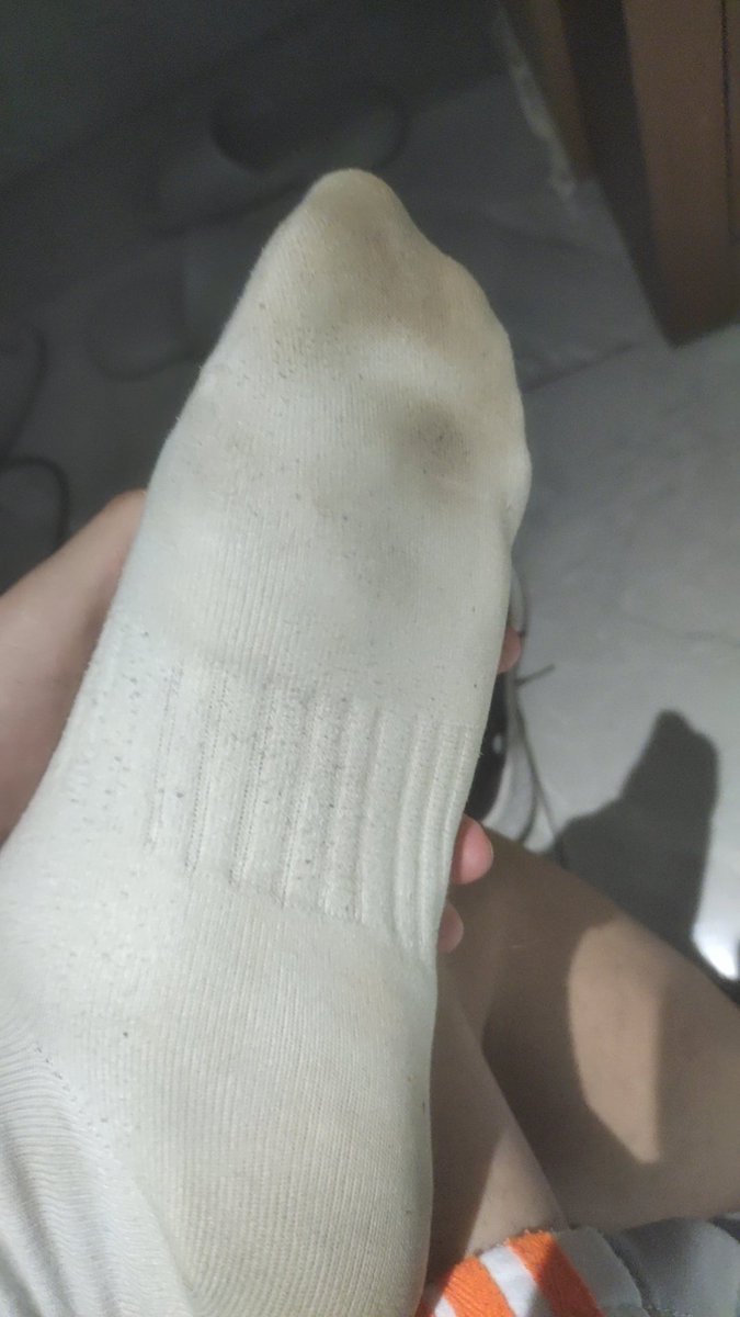 有的人真是傻逼到让我无语了，换了照片就说是假照，问哪里看到过也说不出来，这种人别来我面前恶心我，见一个干一个