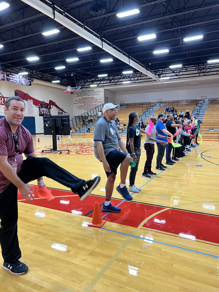 Stacey0430's tweet photo. PE teachers learning new activities @YgbInt @Alief_ISD @Alief_Nutrition https://t.co/1h7z8BMGNg