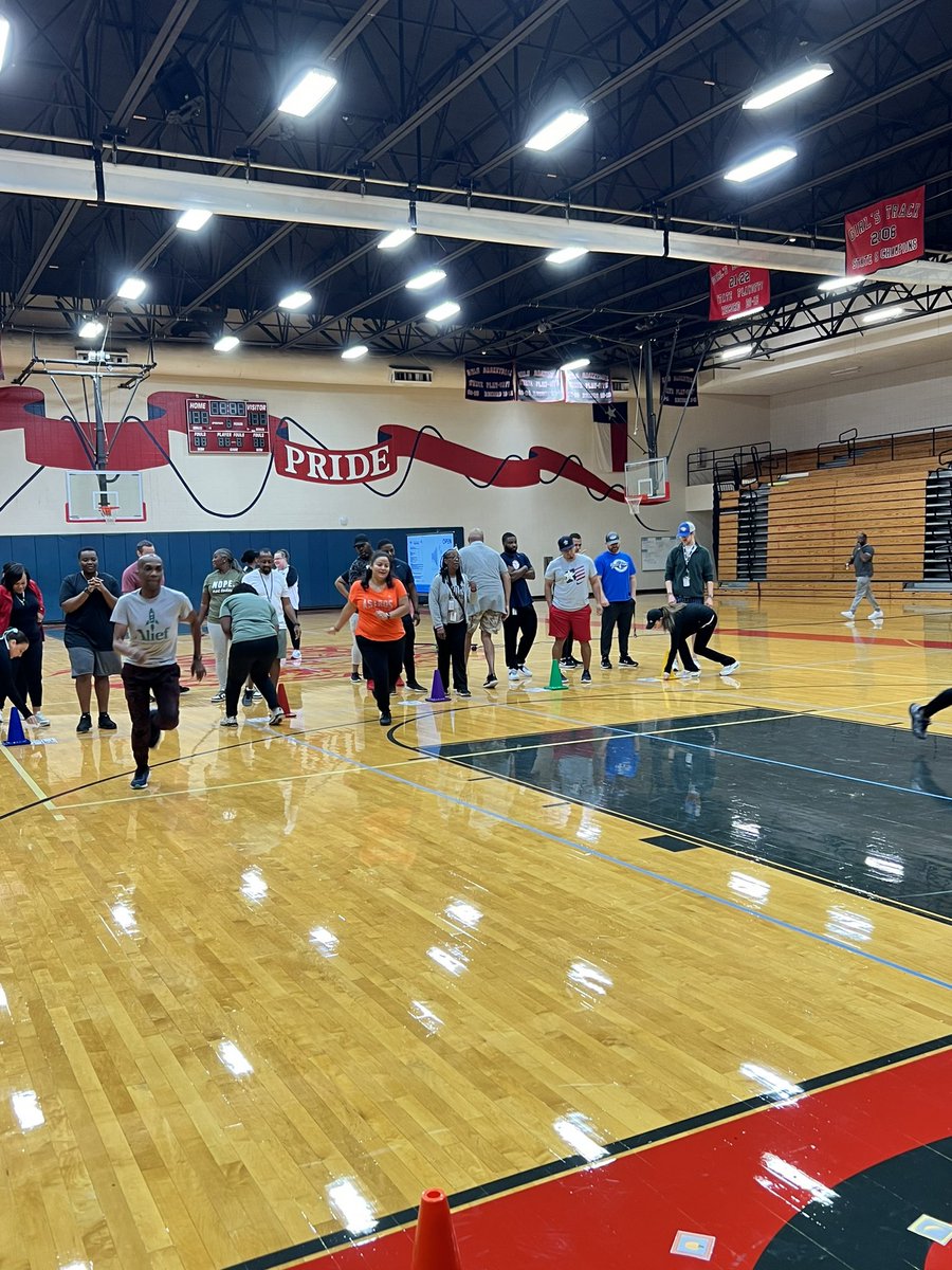 Stacey0430's tweet photo. PE teachers learning new activities @YgbInt @Alief_ISD @Alief_Nutrition https://t.co/1h7z8BMGNg