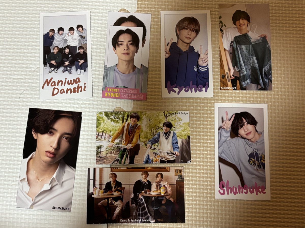 Ag__JW's tweet photo. @KN5PakuUzYY2Krn リプありがとうございます。
高橋、道枝関連はこちらを所持しております。
お求めのものはございますでしょうか？ https://t.co/AJtGttkiNM