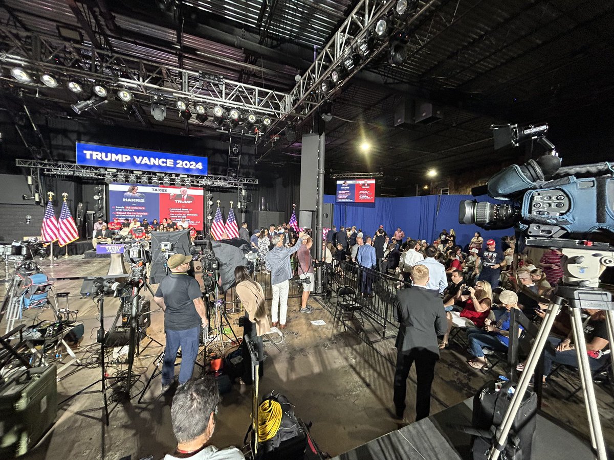 Tjanthonytv's tweet photo. Happening now Vice Presidential nominee Senator JD Vance will hit the stage soon to address his supporters in #Philadelphia. Hours from from now Vice President #KamalaHarris will also speak to her supports in Philadelphia just miles away from Senator Vance’s rally. https://t.co/BTI1y9ENQJ