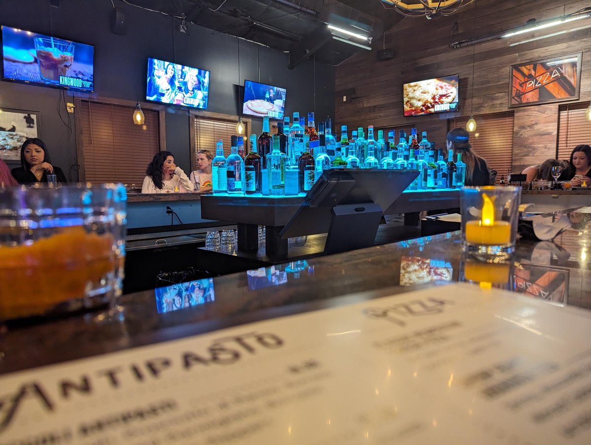 ChrisPye_Shift4's tweet photo. Neapolitan Pizza Kitchen made its way on @BarRescue  last week, and now they are doing better than ever using @SkyTabPOS powered by @Shift4. Excited about the new atmosphere that was brought to the Bar! #barrescue #Kingwood #pizza #skytab https://t.co/C5lNQAWuPn