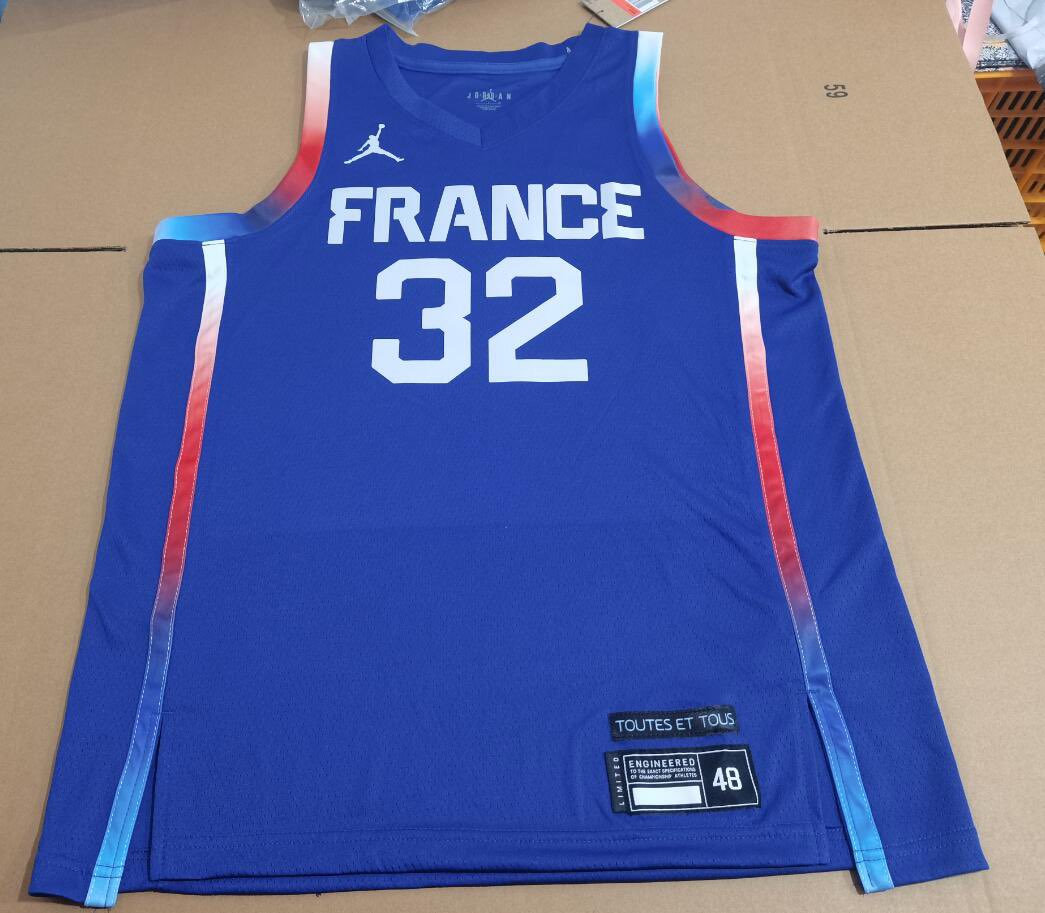 _NBAESP_'s tweet photo. Si FRANCIA gana hoy y elimina a CANADÁ vamos a regalar esta camiseta de Víctor Wembanyama entre todos los que deis RT y nos sigáis a mi y a @PasionBasketNBA 

🍀 https://t.co/1idqMZpNYD