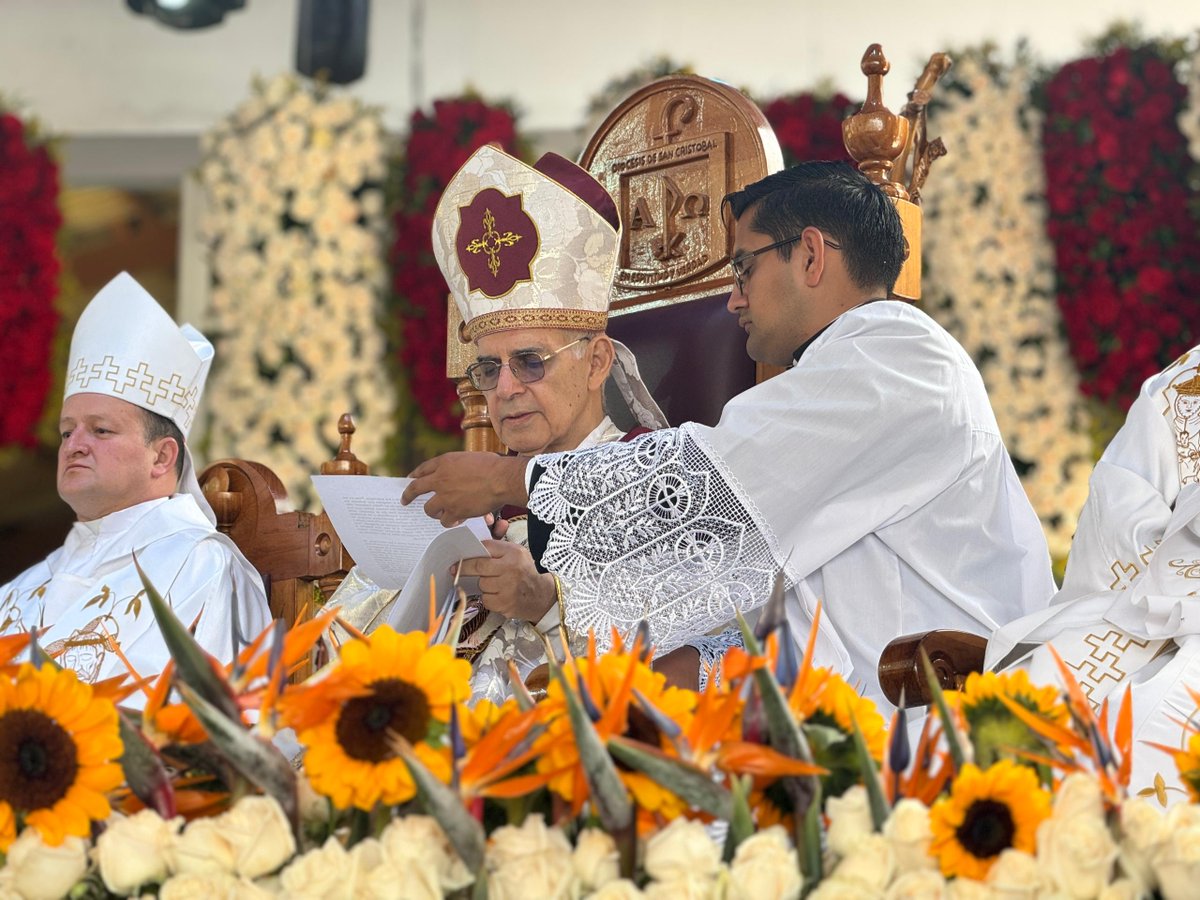 "Un verdadero católico no persigue a sus hermanos porque piensen de manera diversa, inventando narrativas que no se corresponden a la realidad. El Evangelio es muy claro cuando afirma que seremos juzgados por el amor manifestado a través de nuestros actos". 
#SantoCristo414
