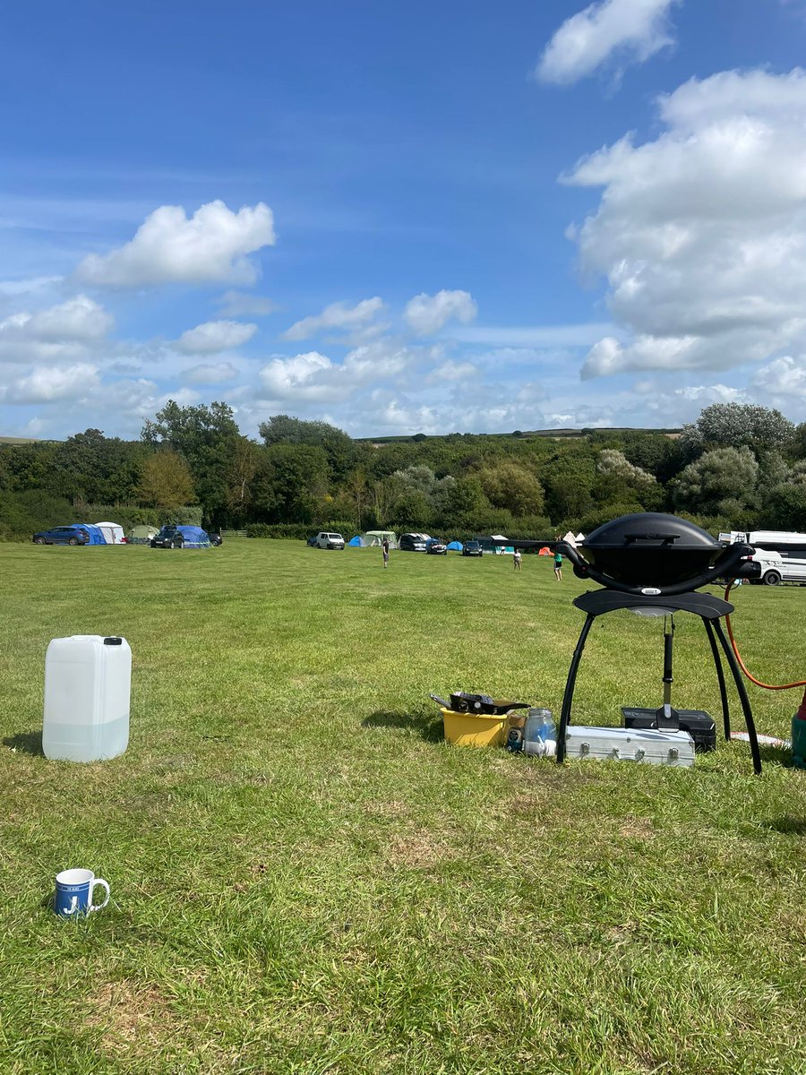 BexHeadTeacher's tweet photo. @DeputyGrocott #camping
#Woolacombe 
#surfing
#bbqing https://t.co/tqZHoWWpsA