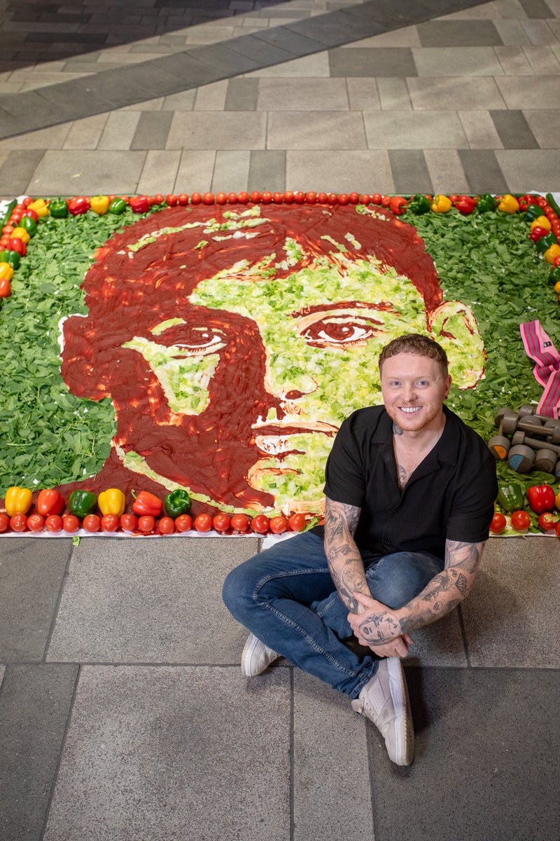 Is this the tastiest TOMato DALEY portrait you’ve ever seen? <a href="/TomDaley1994/">Tom Daley</a> 🍅 🥗 

I created this at <a href="/MCRPrintworks/">Printworks</a> to celebrate Tom’s silver medal win at the #2024Olympics &amp; being voted the UK’s #1 favourite Olympian! 🥇 🥈 🥉 

All food was later donated to feed hungry animals!