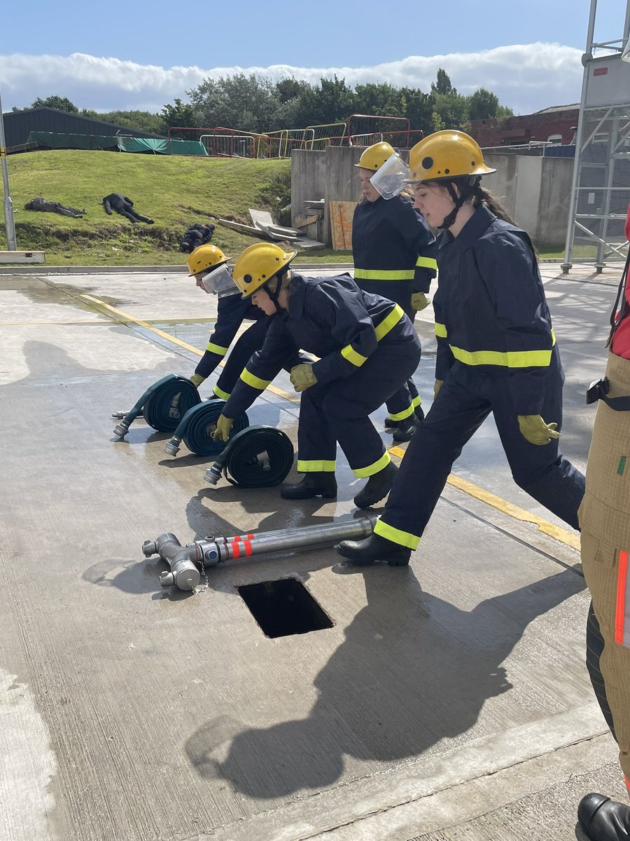 NCooper1880258's tweet image. If you wish to be part of the team . Email futureheroes@manchesterfire.gov.uk 
#teamwork #newskills #buildconfidence
@manchesterfire
