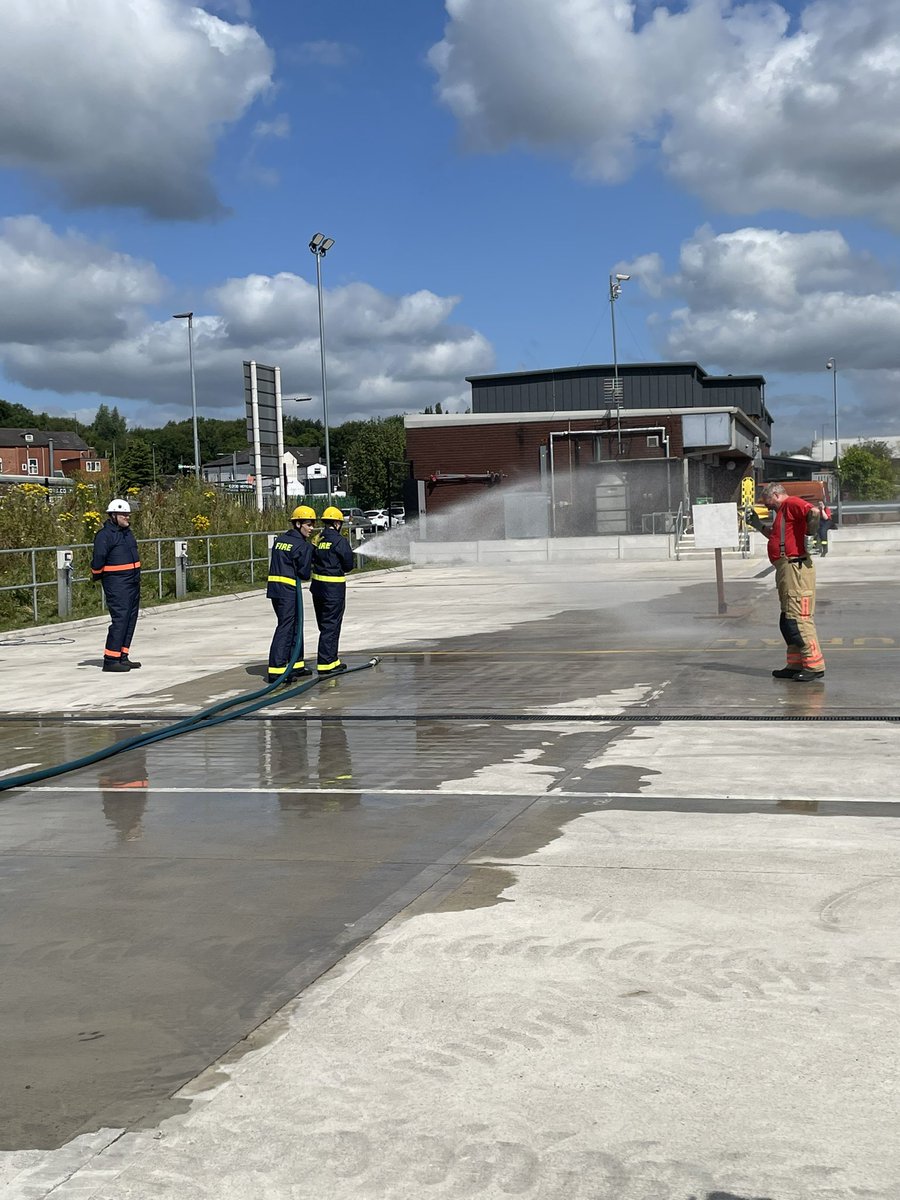 NCooper1880258's tweet image. If you wish to be part of the team . Email futureheroes@manchesterfire.gov.uk 
#teamwork #newskills #buildconfidence
@manchesterfire