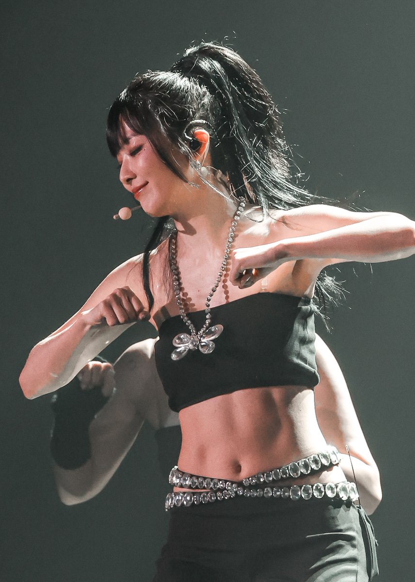 seulgi so hot and her abs 🥹😘🐻