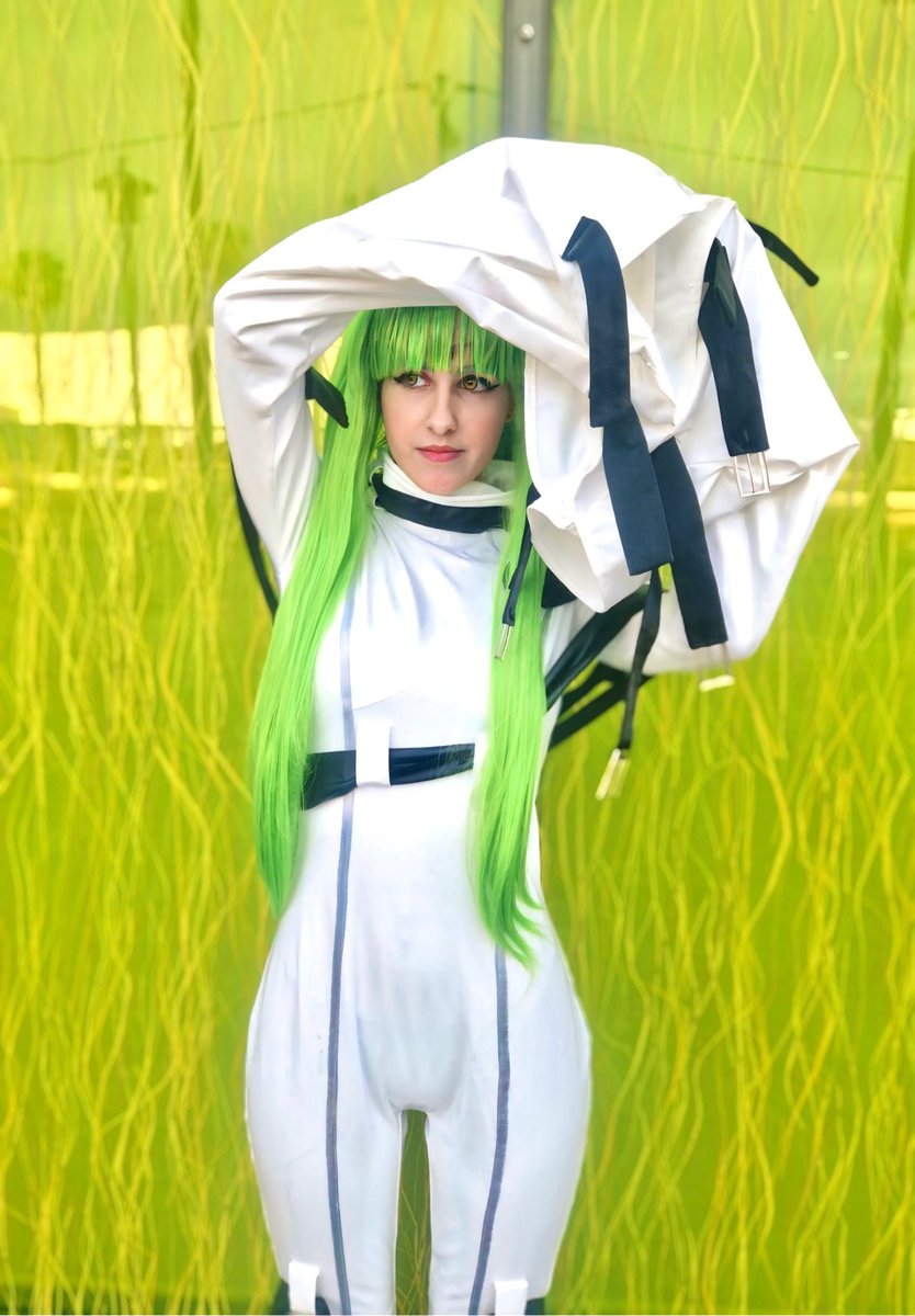 Dakiyumecosplay's tweet image. “Hay veces en las que debemos alejarnos de quienes queremos, precisamente porque los queremos”

- C.C, Code Geass - 💚✨

📸: jorge_photography5 (ig)
Edit: Me &amp;lt;3
Cosplay: @miccostumes 

#cc #cccodegeass #codegeass #cccosplay #codegeasscosplay #anime #manga #cosplayer #cosplay