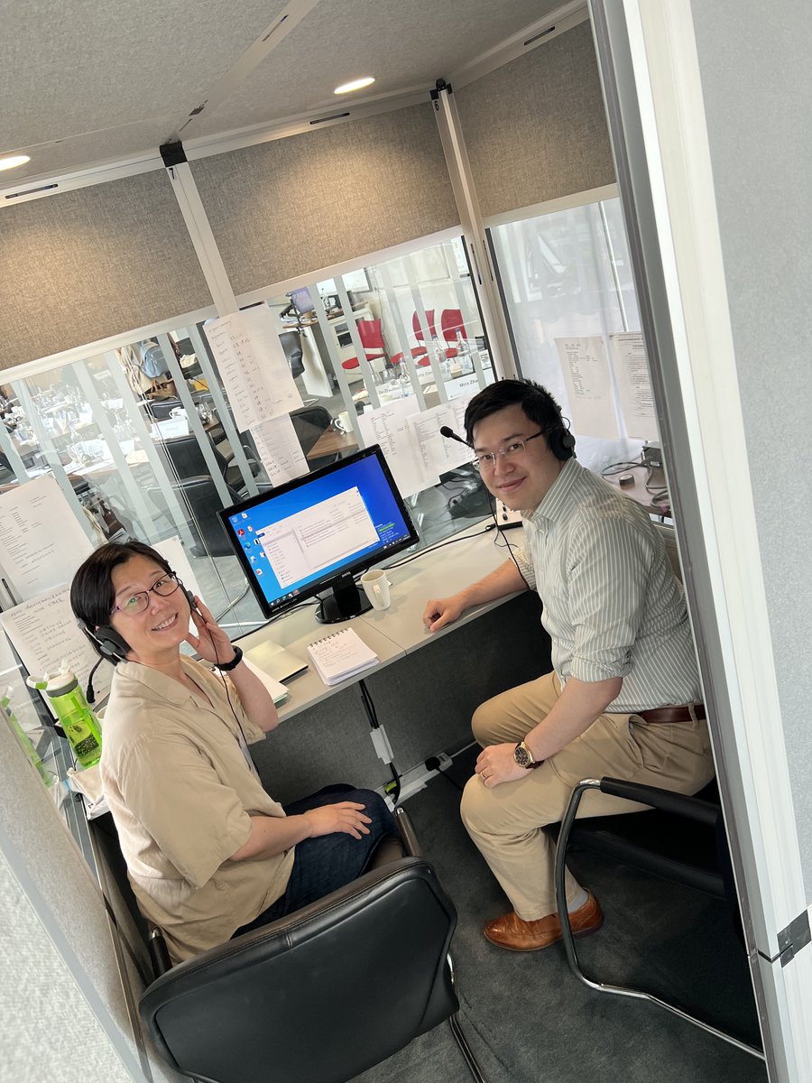 Our talented #graduates Wei Du and Sam Ho #interpreting during a 4-day  #sustainable #finance #course in Edinburgh. 

Check out our #MSc in #Chinese #1nt #postgraduate #study 

hw.ac.uk/study/postgrad…