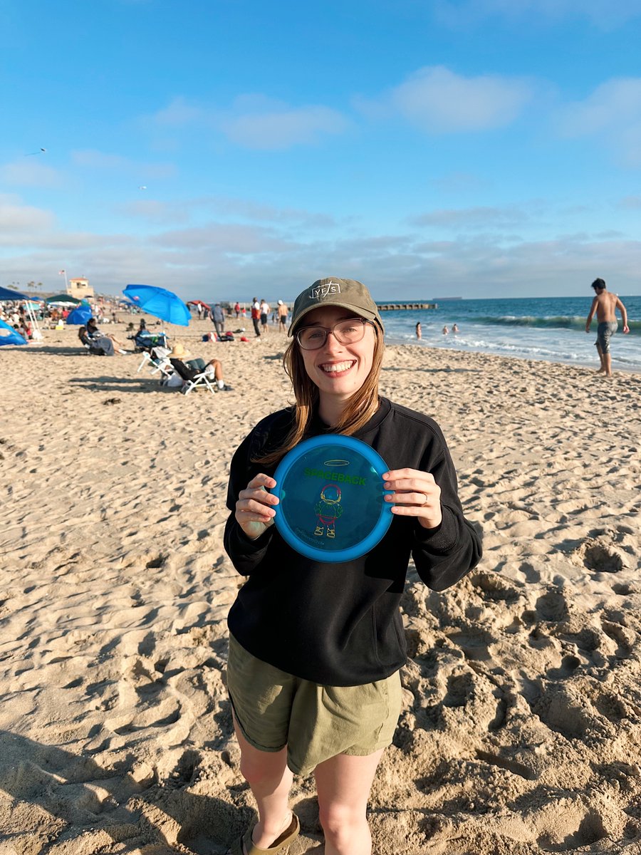Spaceback's tweet photo. Our merch has been making lots of appearances recently. &amp; it looks great in the wild! Even Kevin Coleman's dog was a big fan of our green hat (&amp; got a little too excited!). 😂
Sport your own Spaceback merch: https://t.co/YEF2tcQxFf
#Spaceback #startup #remotework https://t.co/sjw9US6tch