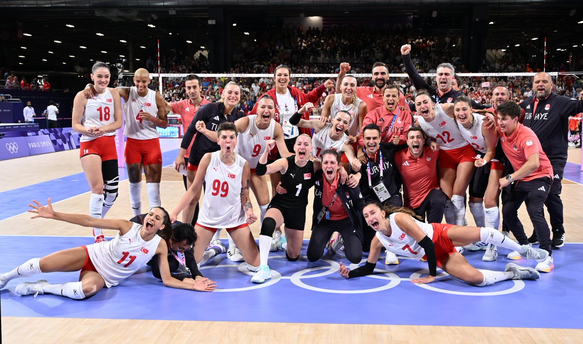 Perşembe akşamı kimselere söz vermeyin.. 

🇹🇷 Filenin Sultanları, #Paris2024  yarı finalinde İtalya ile eşleşti!

📅 8 Ağustos Perşembe
⏱️ 21.00