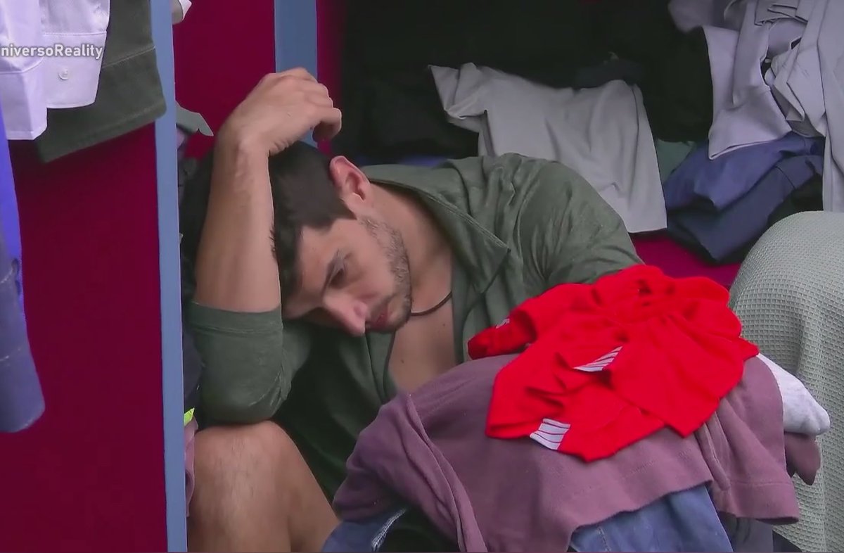 soyeddynieblas's tweet photo. Ya cuenten pues quien fue el que le llevó el chisme que estaba EXTRA FUNADO  ¿quién fue el informante? La jefa?🤡🤣 #LaCasaDeLosFamosoMx2 #AdrianMarcelo https://t.co/OMSlidvLg0