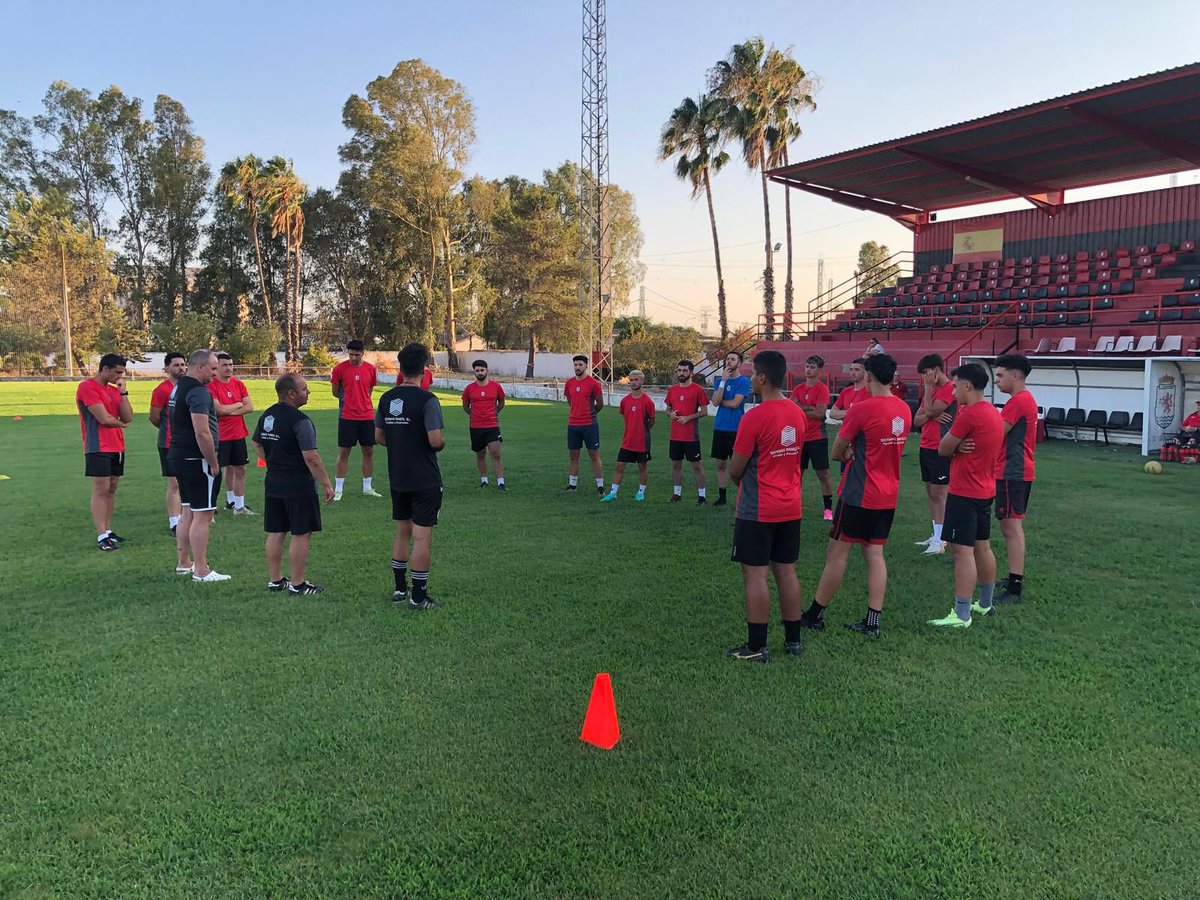 CD_Guadiana_'s tweet photo. Ayer comenzó nuestro primer equipo su pretemporada.

Nos queda un mes intenso de trabajo pero con muchas ganas.

Le damos la bienvenida a nuestros jugadores y esperamos que disfruten y nos hagan disfrutar.

#𝗜𝗟𝗨𝗦𝗜𝗢𝗡𝗘𝗦𝗥𝗘𝗡𝗢𝗩𝗔𝗗𝗔𝗦 🔴⚫️ https://t.co/dWRwt3CzxC
