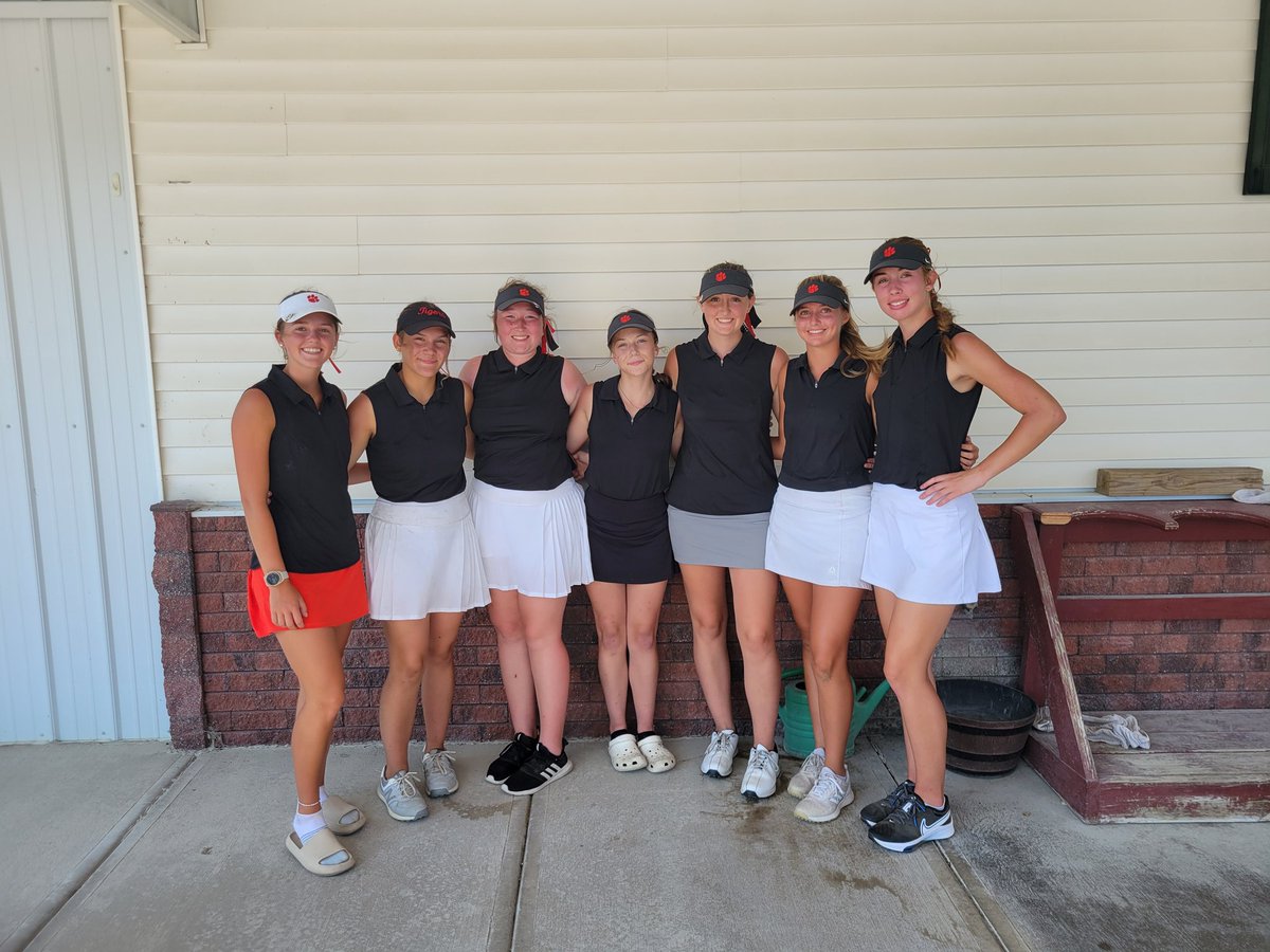 CirclevilleGolf's tweet photo. Big 1st Place🏆 finish today for the Girls in the MSL Tournament #1 at Crown Hill to start league play! We were led by tournament medalist🥇 Isabelle with a career-best 78, followed by Ava with 111, Maddux 114 (with a first ever birdie!l, &amp; Lis 119! ⛳️🏌‍♀️🐯💪 https://t.co/MwLZiPqsdu