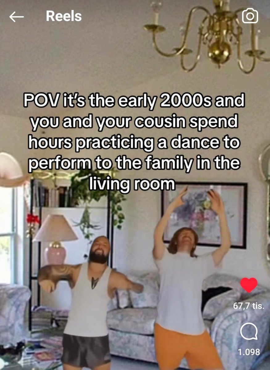 Bome u jednom periodu smo bile tolko naporne i izvedbe su bile tolko česte da je tata u jednom trenutku počeo ozbiljno kritički analizirat uz komentare tipa "nemojte nam gluposti, ovo se točno vidi da niste uvježbale, možete predstavljat ali samo ako je kvalitetno" 🤣🤣🤣