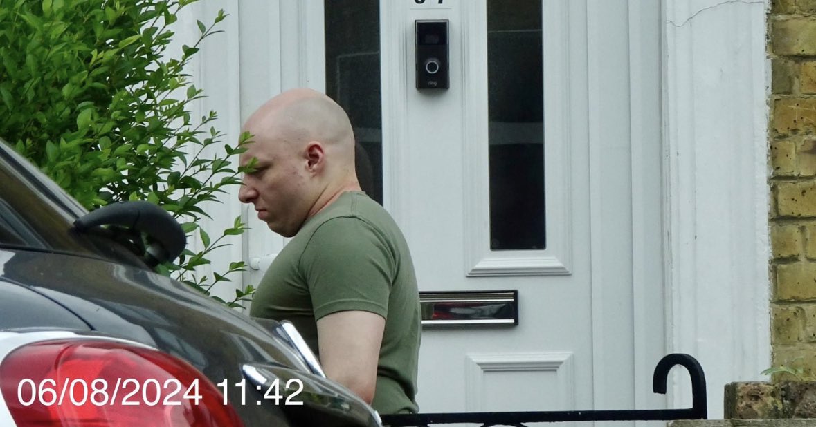 Got ya <a href="/JDirnhuber/">Jacob Dirnhuber</a> this is Jacob , he likes to locate &amp; endanger families . Jacob &amp; the rest of the daily mail journalists who were involved in endangering my children have today been located . I look forward to hearing on camera your justification for doxxing my children’s