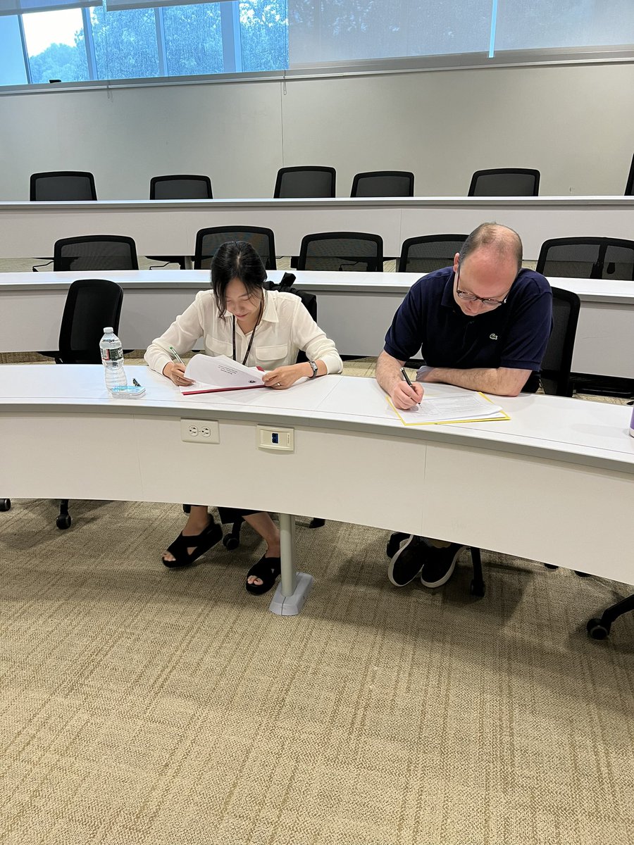 Today were the final presentations for <a href="/BryantCOB/">Bryant Univ. COB</a>’s full-time MBA program business practicum. Featured below are the teams who worked with <a href="/smoltapinc/">SMöLTAP</a> and <a href="/pneuhausstudio/">Pneuhaus</a>. They did a phenomenal job!! Thanks to faculty members Drs. Ergene and Kim for judging. <a href="/BryantGradProg/">Bryant University Graduate Programs</a>
