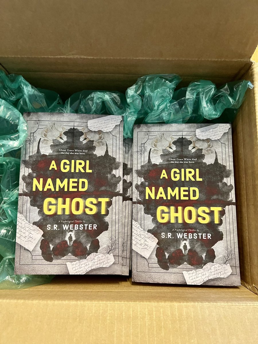 Dead_Sassy's tweet photo. Nothing more exciting than a box of books! #agirlnamedghost #newbook #psychologicalthriller
#womensfiction https://t.co/jyK1NIZXNf