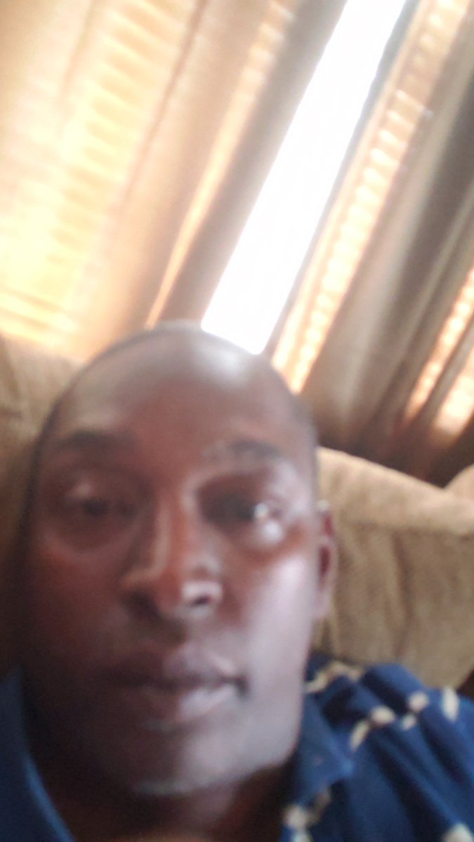 Hotep55's tweet photo. At home chillin https://t.co/aEHiT7xNfc