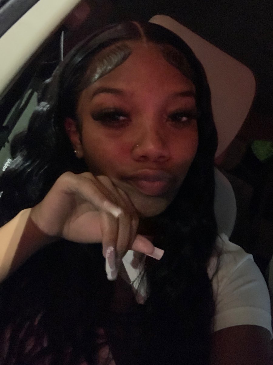 nicole1013632's tweet image. 😘😘😘💗 #flyshit #prettygirl