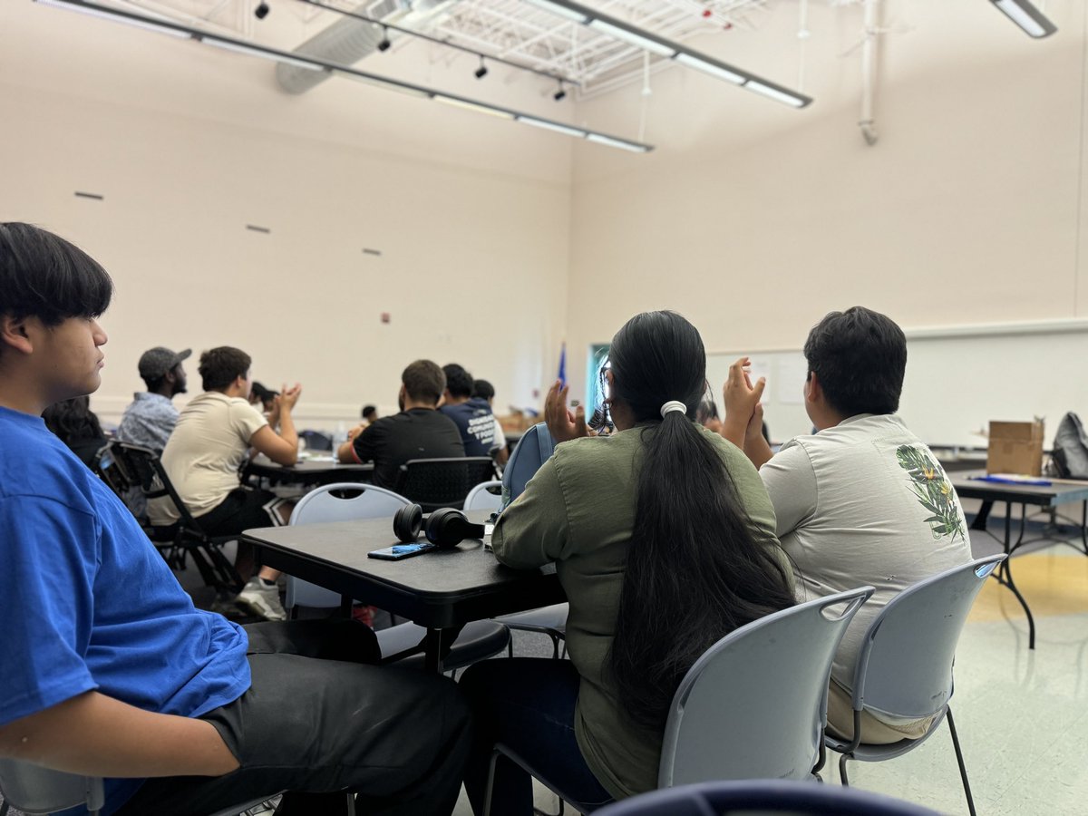 🌟 Welcome to the first day of the #YouthLeadershipAcademy including <a href="/popdemoc/">Popular Democracy💥</a>! 🌟

Stay updated as we learn about what it means to be a leader in #CommunityOrganizing, critical issues in our community, and more!

Special thanks to our sponsors <a href="/DeCastroverdeLG/">De Castroverde Law Group</a> &amp; <a href="/EVCMedia/">Entravision</a>