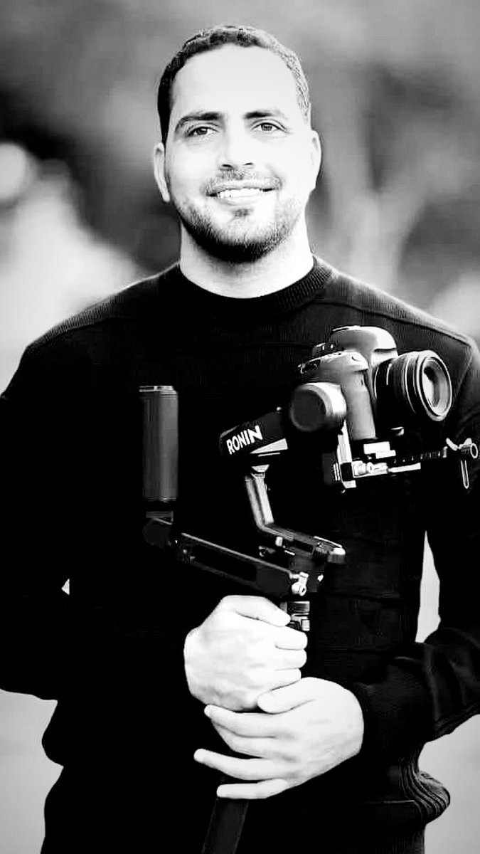 WeSolidarite's tweet photo. Mohamed, notre cameraman dans la bande de Gaza a été tué dans un raid israélien. 

Il était chargé de filmer nos distributions d’aide humanitaire. 

إنا لله وإنا اليه راجعون 🤲🏻😔 https://t.co/Q4EXpBpcFg