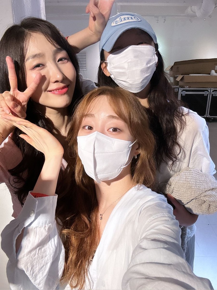 ㅤ 
𓋜 ๋࣭ ⭑ . . . Spent a night enjoying the fabulous performance of Strawberry Ryeowon eonnie! You nailed it, eonnie! 🎭
ㅤ