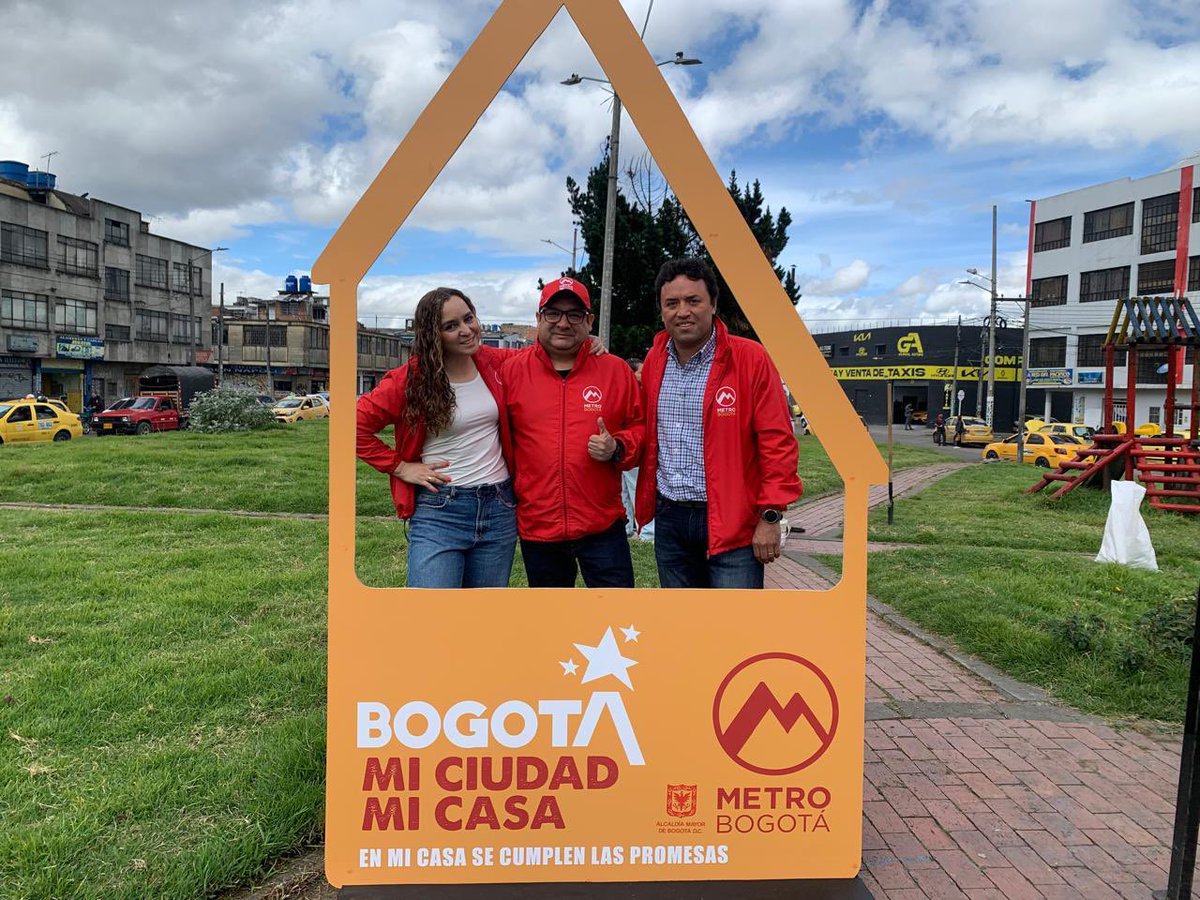 Felices de hacer de Bogotá nuestra casa #BogotaMiCiudadMiCasa  junto con mi compañeros del <a href="/MetroBogota/">Metro de Bogotá</a> celebrando el cumpleaños 486 con la comunidad