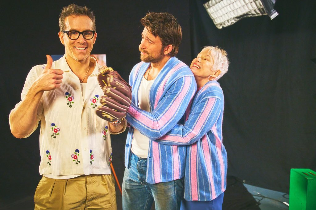 The #SilverBachelorette strikes again. #ItEndsWithUsMovie