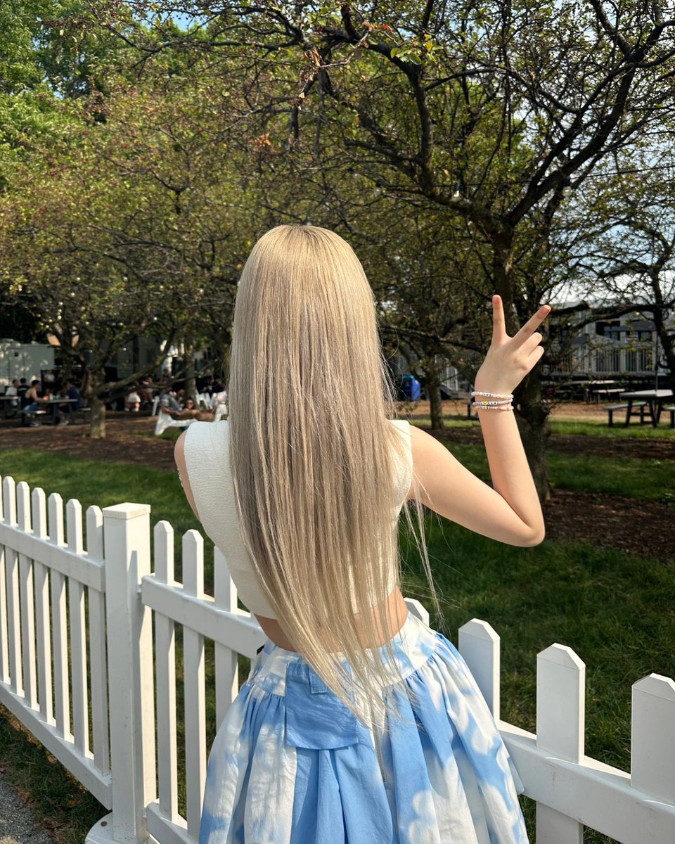 KJ41L's tweet photo. lolla🦋🐬💎🩵 https://t.co/EipJkkFO3T