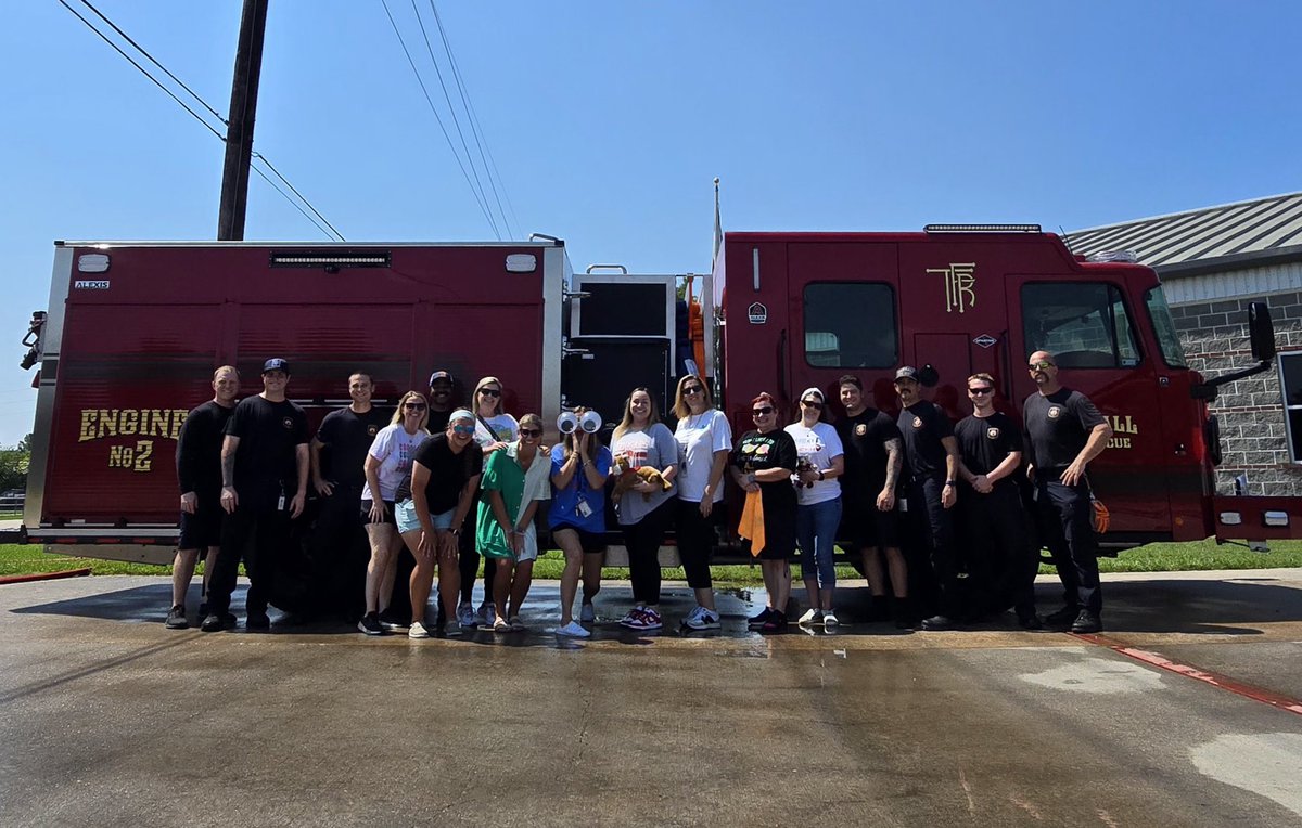 *Bonus: Orange Team is too hot to handle! <a href="/TISDDPES/">Decker Prairie Elementary</a> #DPEScougarhunt #hometownteam