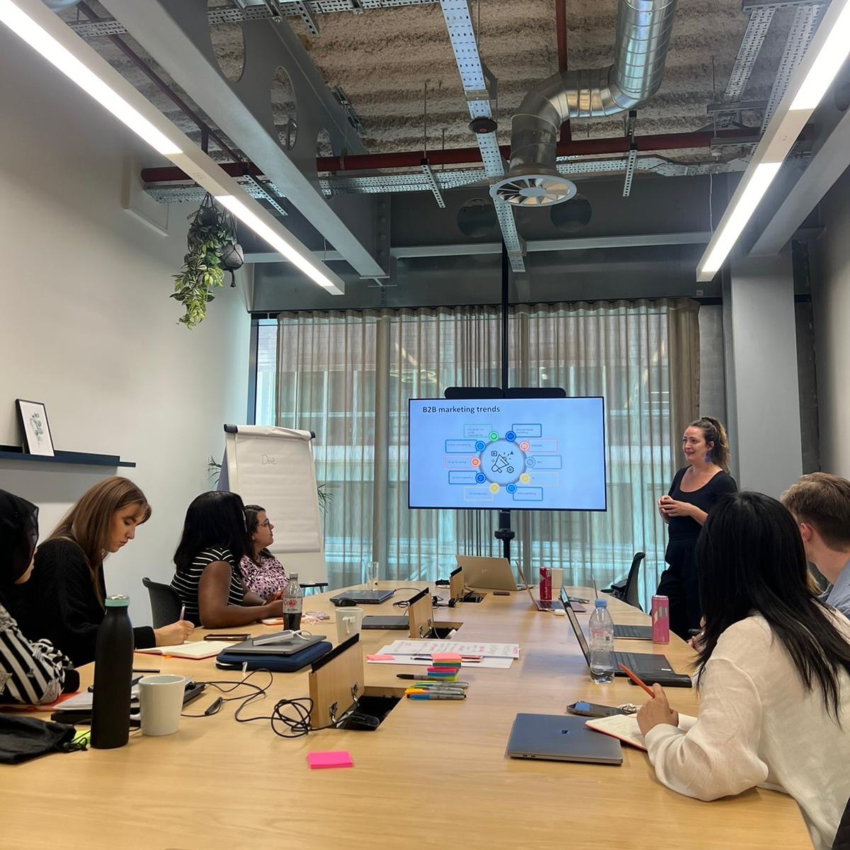 Agent Academy (@agent_academy) on Twitter photo Thank you to Kelly Griffins for speaking to our learners on the Rise programme last week! π§‘
The Head of Marketing B2B at <a href="/ManMetUni/">Manchester Metropolitan Uni</a> covered...
π The different types of marketing.
π’ Her squiggly career journey.
π B2B Marketing Trends. Thank you to Kelly Griffins for speaking to our learners on the Rise programme last week! π§‘
The Head of Marketing B2B at <a href="/ManMetUni/">Manchester Metropolitan Uni</a> covered...
π The different types of marketing.
π’ Her squiggly career journey.
π B2B Marketing Trends.