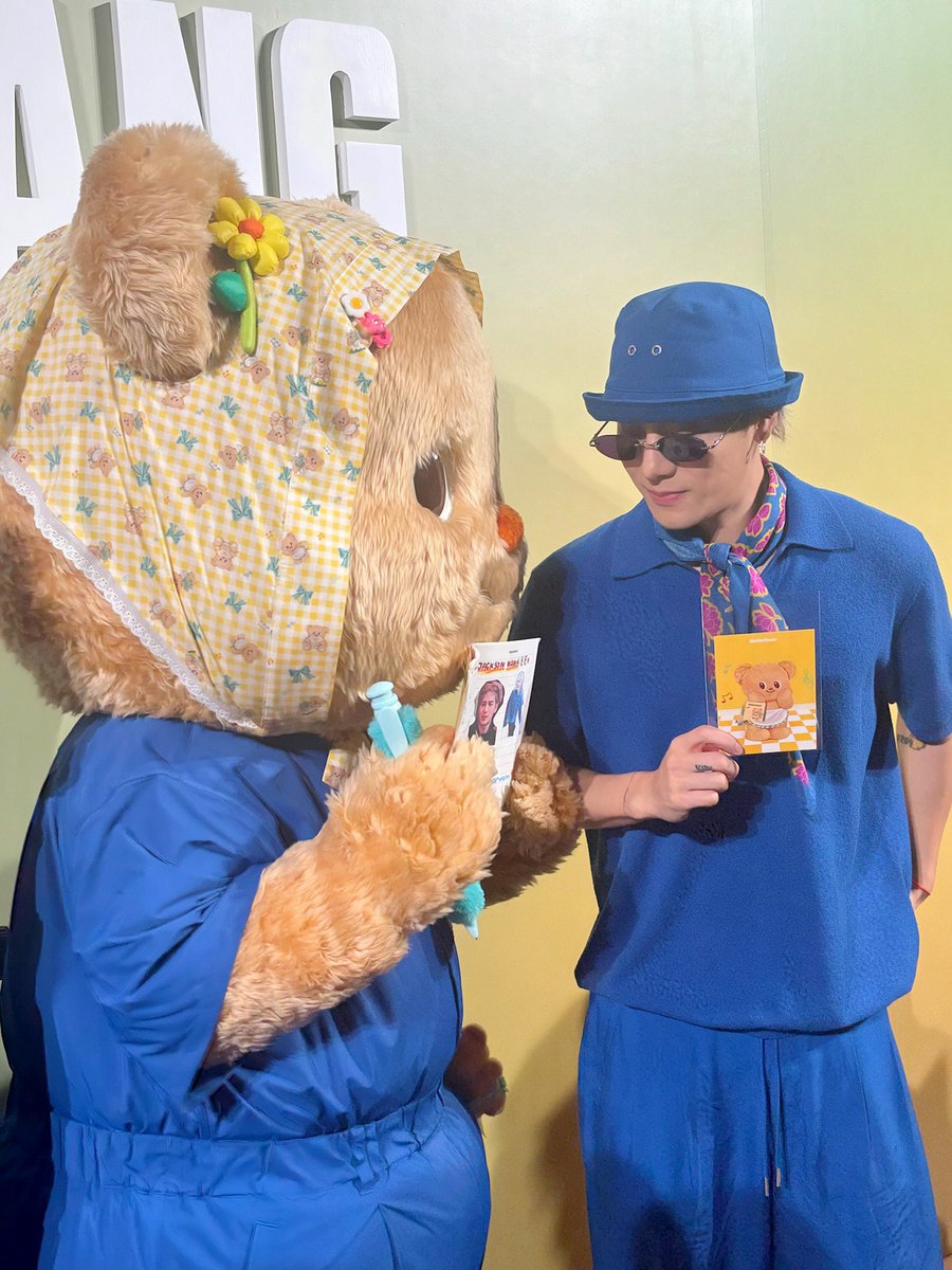 butterbear_th's tweet photo. มาอัพเดทความฟินนนกันดึกหน่อยค่ะ ยัยน้องคึกสุดๆเห่อชุดพี่แจ็คหนักมากไม่ยอมถอด บอกจะใส่นอน กว่าจะยอมไปอาบน้ำ🫠💕 แต่ไม่ว่ากันเป็นใครก็ต้องเห่อ พี่แจ็คน่ารักเกินต้าน🥺🫠🫠 ดีใจที่ทีมงานเอาเสื้อสอดกางเกงให้น้อง ไม่งั้นวันนี้ไม่น่าเหลือ😆💓

#TEAMWANGSPARKLES #jacksonwang #TEAMWANGdesign #ISEETHELIGHTS #butterbear  #ด้อมน้องเนย