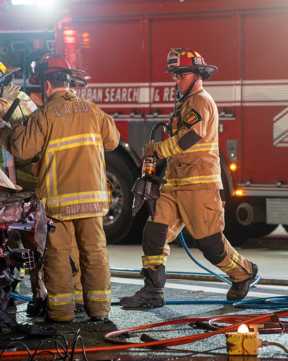 LAFDFoundation's tweet photo. The Jaws of Life are a crucial tool our #LAFD uses to save lives! 🛠️
These powerful hydraulic tools can cut through metal and pry open wrecked vehicles, allowing first responders to rescue trapped victims quickly and safely.
#FirefighterTools #JawsOfLife #Rescue https://t.co/ZAmiJod7u5