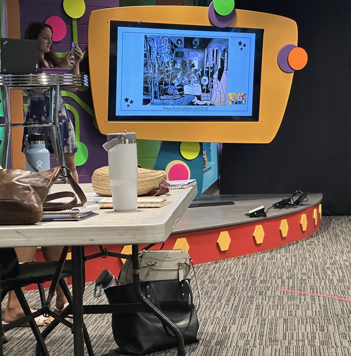 VaughanTarget's tweet photo. Learning more about how to promote critical thinking skills through art using collaborative poetry. @CobbAlp #lovetothinkhere https://t.co/LeRiIvIc6M