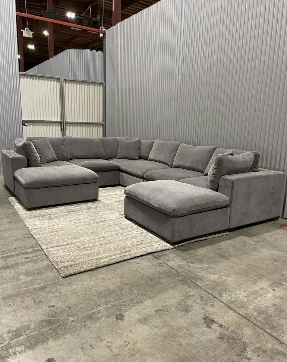 Its_Tiffany_Us's tweet photo. Very thick, durable, polyester fabric.
Hardwood framed and pegs. You can rearrange the set in every way you want. Comes with 2 ottomans and 3 pillows.
We offer delivery at a slightly fee.
Retai price is $2400

We accept cash, PayPal, zelle and Cashapp
#Kamala #USABasketball https://t.co/iHkHZeNlDq