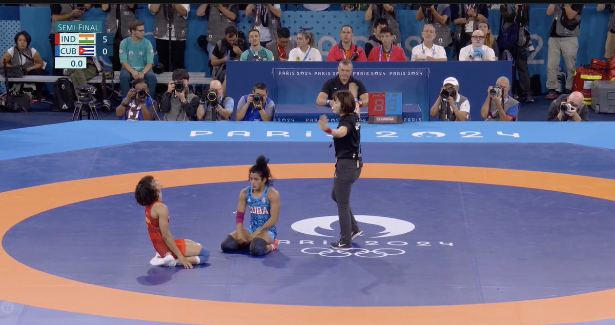 elagnayiru's tweet photo. Congrats Vinesh... She did it #IndiaAtOlympics #OlympicGames Go for the gold now #wrestling https://t.co/CB03FWZg0E