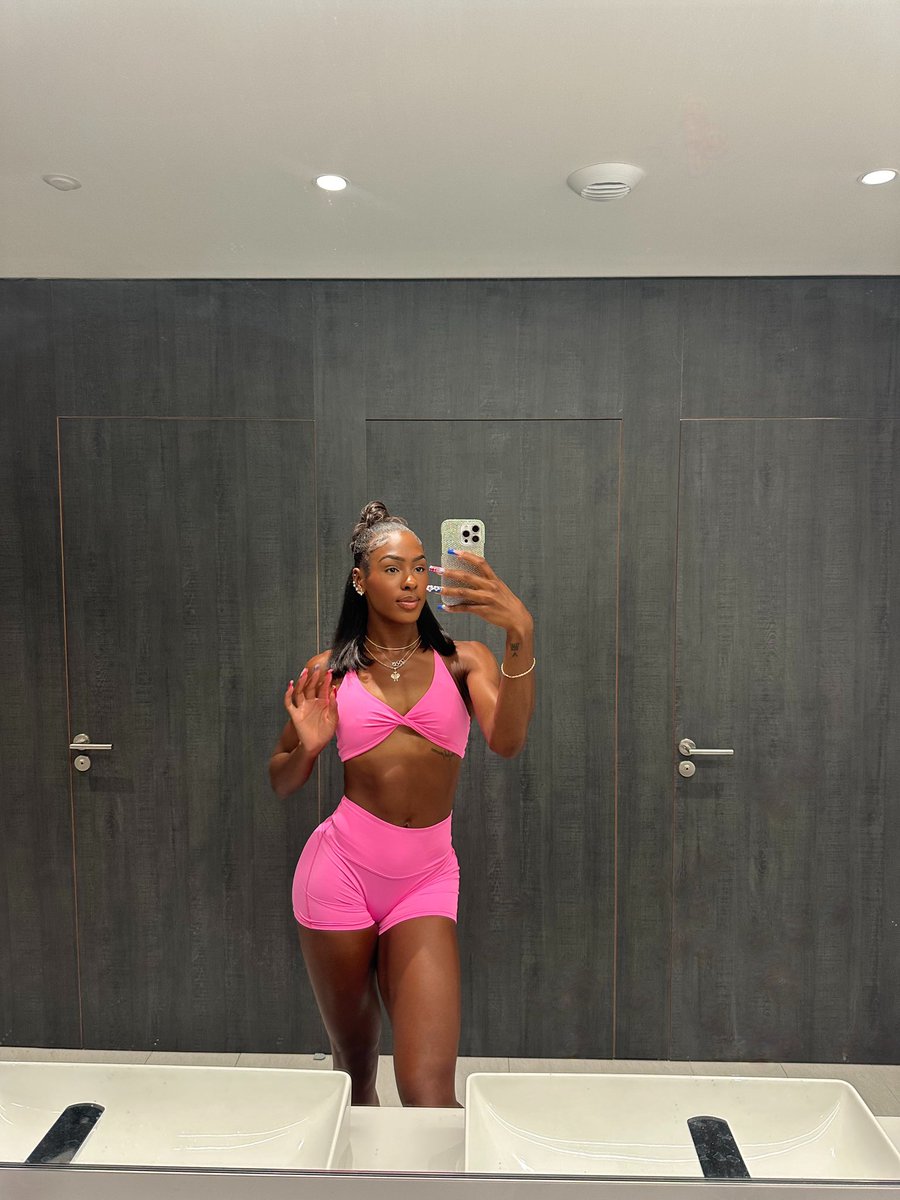trackqueenlex's tweet photo. Me if being a barb was an Olympic sport💅🏽💖🎀: 🏅🏅🏅🏅🏅 https://t.co/PB4fW07SS2