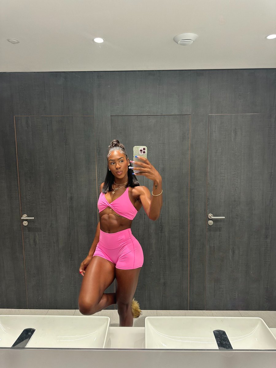 trackqueenlex's tweet photo. Me if being a barb was an Olympic sport💅🏽💖🎀: 🏅🏅🏅🏅🏅 https://t.co/PB4fW07SS2