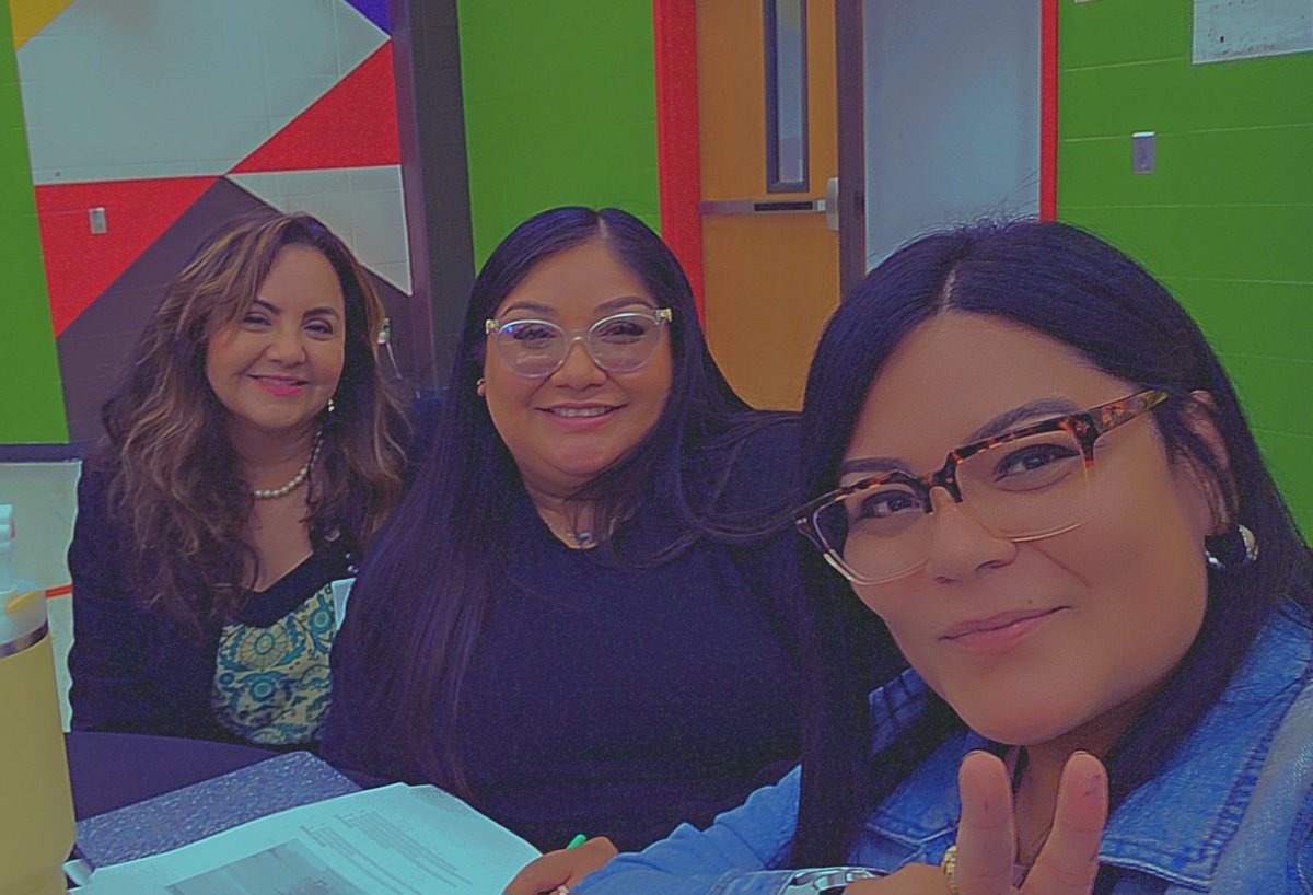 Ms. Chavez ❤ (@lilychavezaisd) on Twitter photo When our SAS pulls a chair and sits with the 3rd grade team during DSD! #Winning <a href="/maty_orozco/">Dr. Matilda “Maty” Orozco</a> <a href="/Laprofe_Perez/">Jenniffer Perez Coronado</a> <a href="/CarrollES_AISD/">Carroll Elementary</a> When our SAS pulls a chair and sits with the 3rd grade team during DSD! #Winning <a href="/maty_orozco/">Dr. Matilda “Maty” Orozco</a> <a href="/Laprofe_Perez/">Jenniffer Perez Coronado</a> <a href="/CarrollES_AISD/">Carroll Elementary</a>