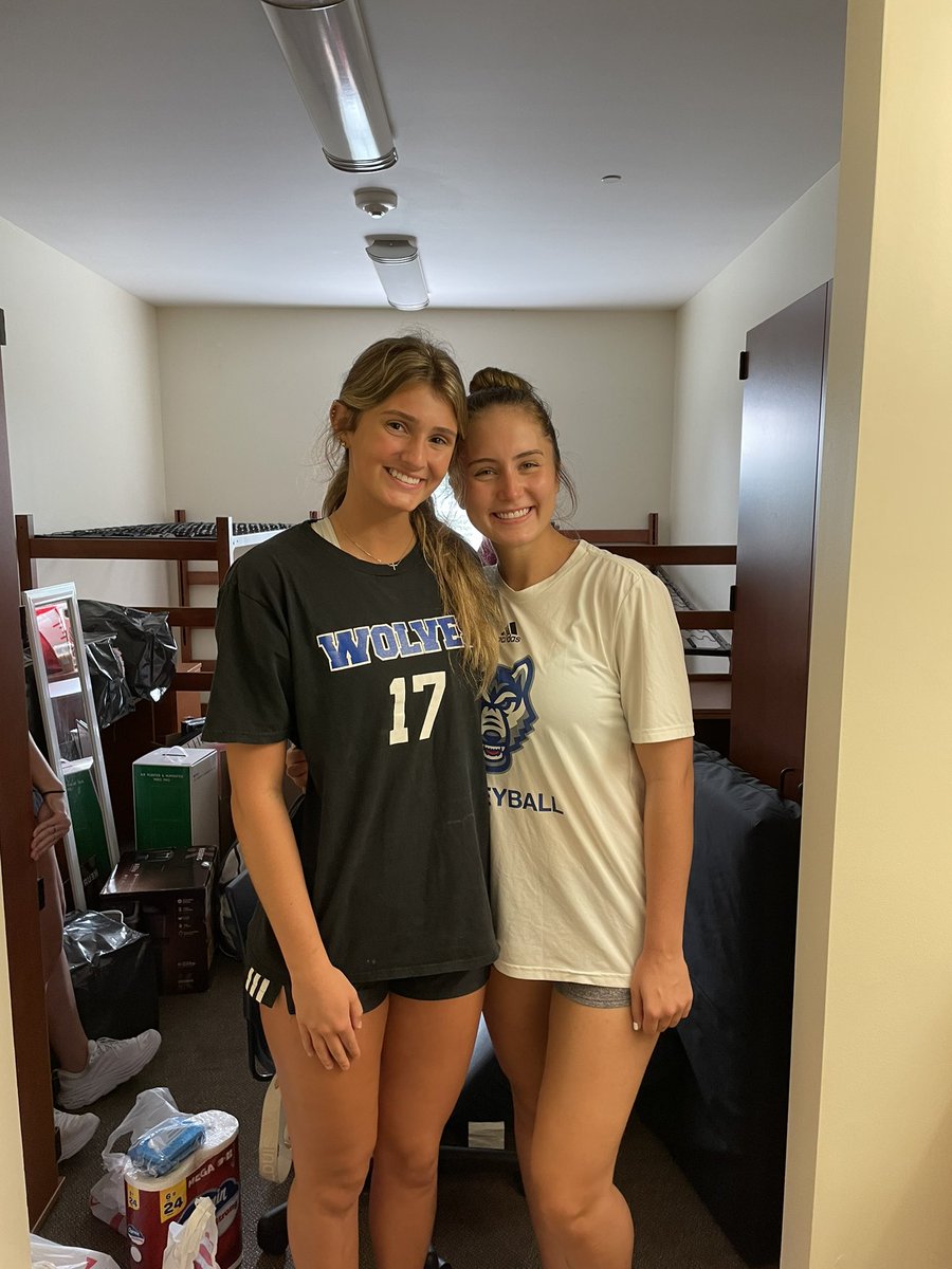 UWGWolvesVB's tweet photo. Our freshmen are officially moved in!! Ready to jump into preseason 🐺 https://t.co/tLR8nk1FQd