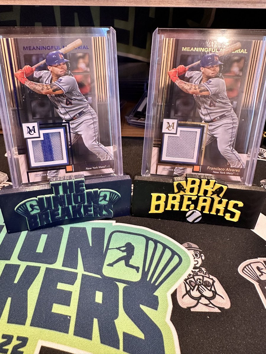 BDKleinman's tweet photo. 💥New Giveaway!💥

One is /25 &amp; /35!!!

All you need to do is:

✅ Retweet
✅ Follow @TheUnionBreaks 

Winner drawn at end of week!

@DanSpeed10 @CoolCardBro @PatsPulls @WatchTheBreaks https://t.co/iDUEbka9wh