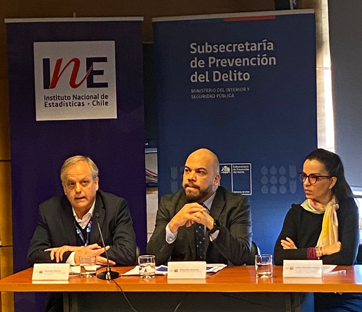 INE_Chile's tweet photo. El subsecretario de Prevención del Delito, Eduardo Vergara, el director nacional del INE, Ricardo Vicuña, y la investigadora en delincuencia y justicia penal de la ONU, Luisa Sánchez-Iriarte, presentaron los resultados de la ENUSC 2023: https://t.co/qexVpMU1iq https://t.co/l6Akoyzaxj