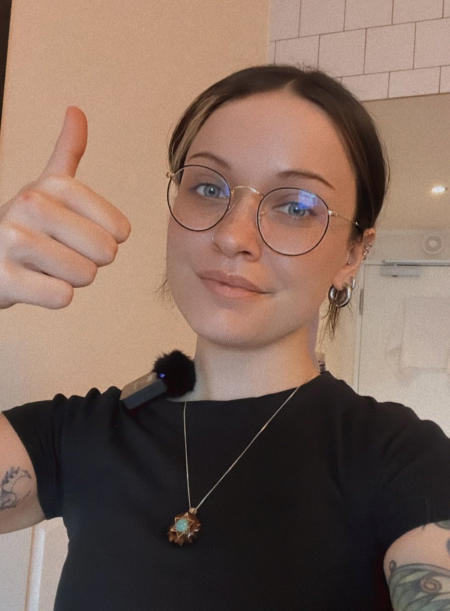 FoxieKT's tweet photo. 🇩🇪LIVE FROM BERLIN! I have so much to tell you guys! Come hang out!
https://t.co/HqqAB734pC https://t.co/Psq3ViPctH