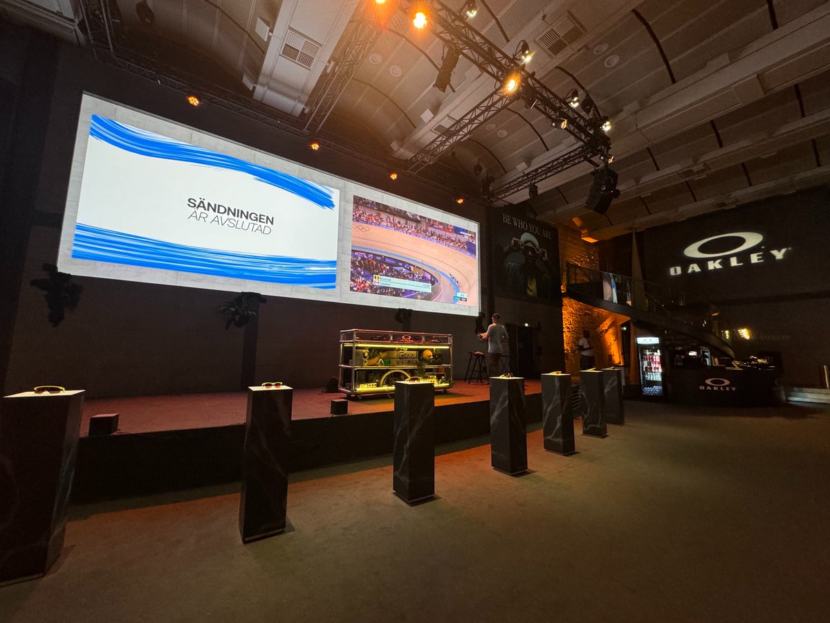 Big thanks to #Oakley for showing our Director of Brands, Pete Abels, around their Olympic setup. Amazing to see the SoCal HQ vibes in Paris! 🌟 #Olympics #Partnerships #SportsBiz